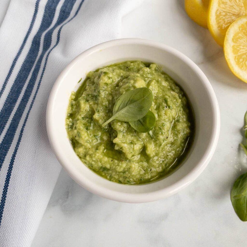 healthy avocado Pesto 