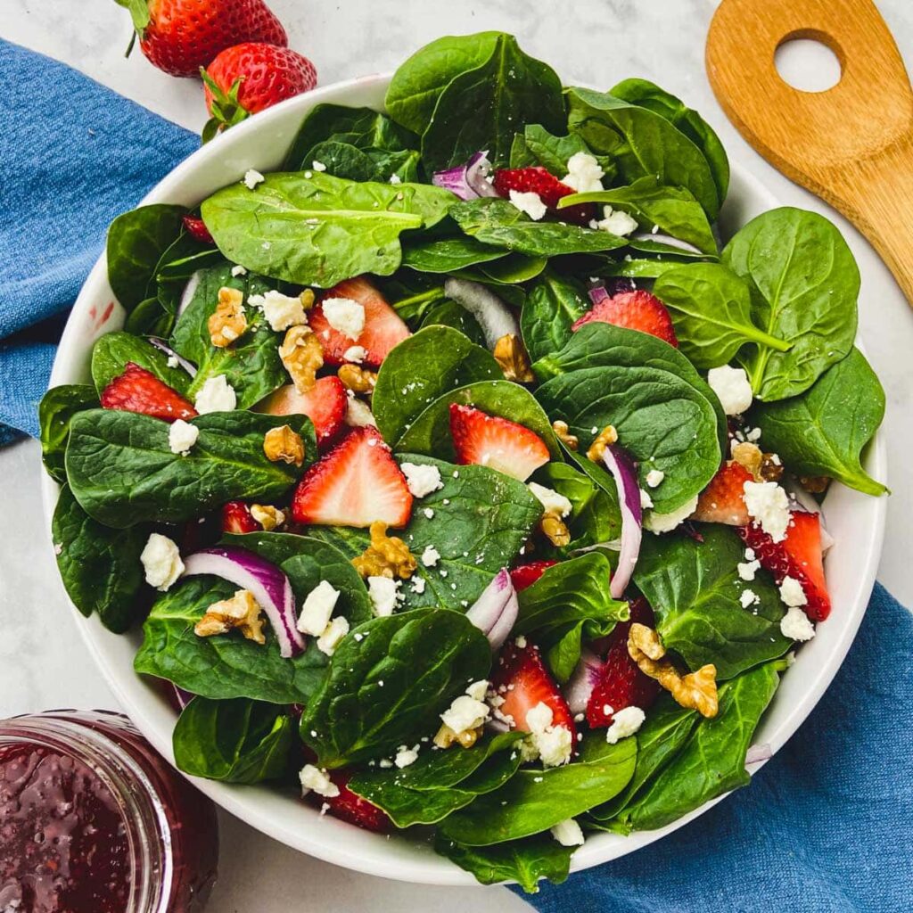 strawberry spinach and walnut salad