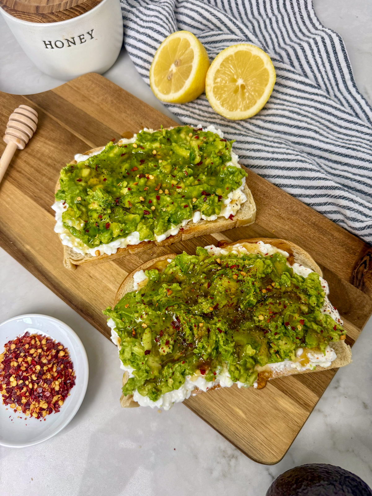 avocado toast with cottage cheese